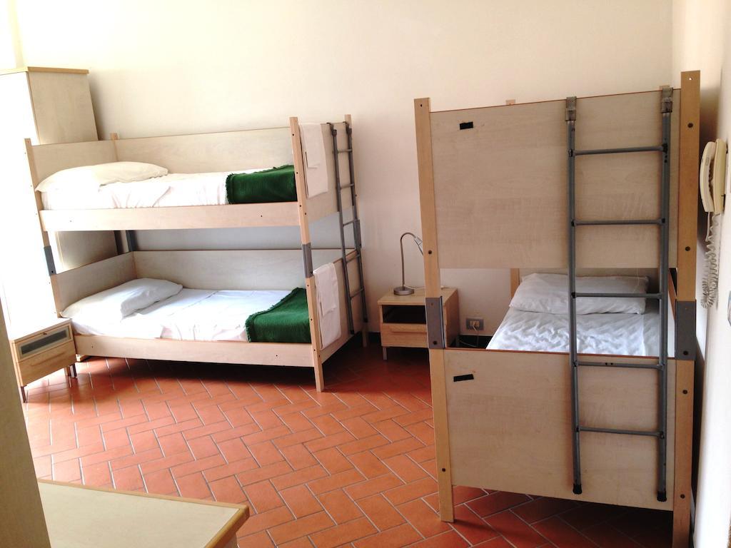 Ospitalia Del Mare Hostel Levanto Room photo